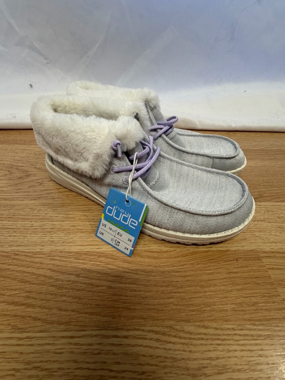 Hey Dude Britt Youth Y6 L7 Stretch Fleece Metallic White Slip On Comfort Shoe - Picture 4 of 8